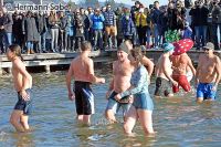 Velden Neujahrschwimmen im Casino Bad 19   Foto Hermann Sobe